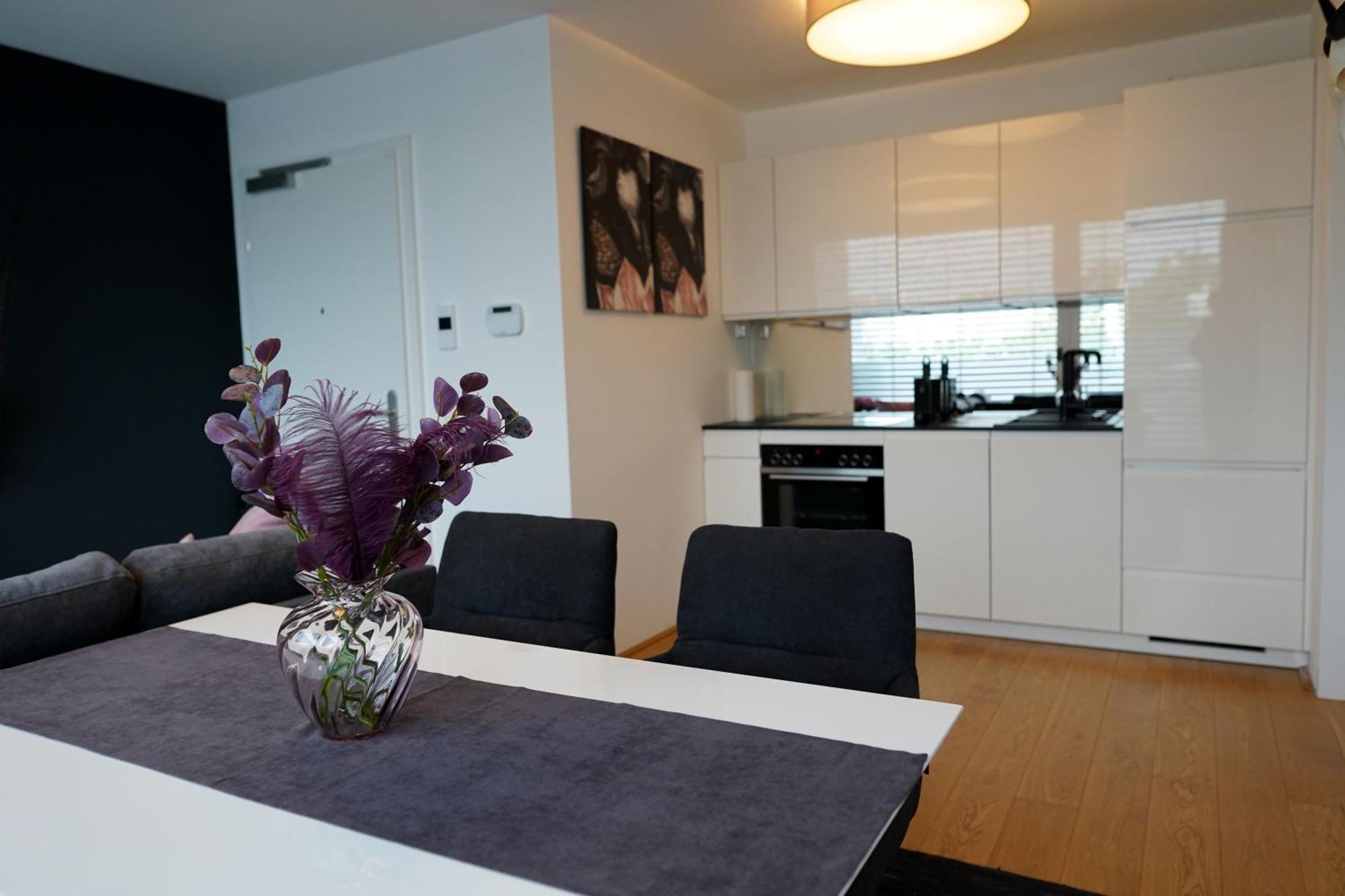 Modern Stylish Design Apartment With Free Parking Emily Wien Eksteriør billede